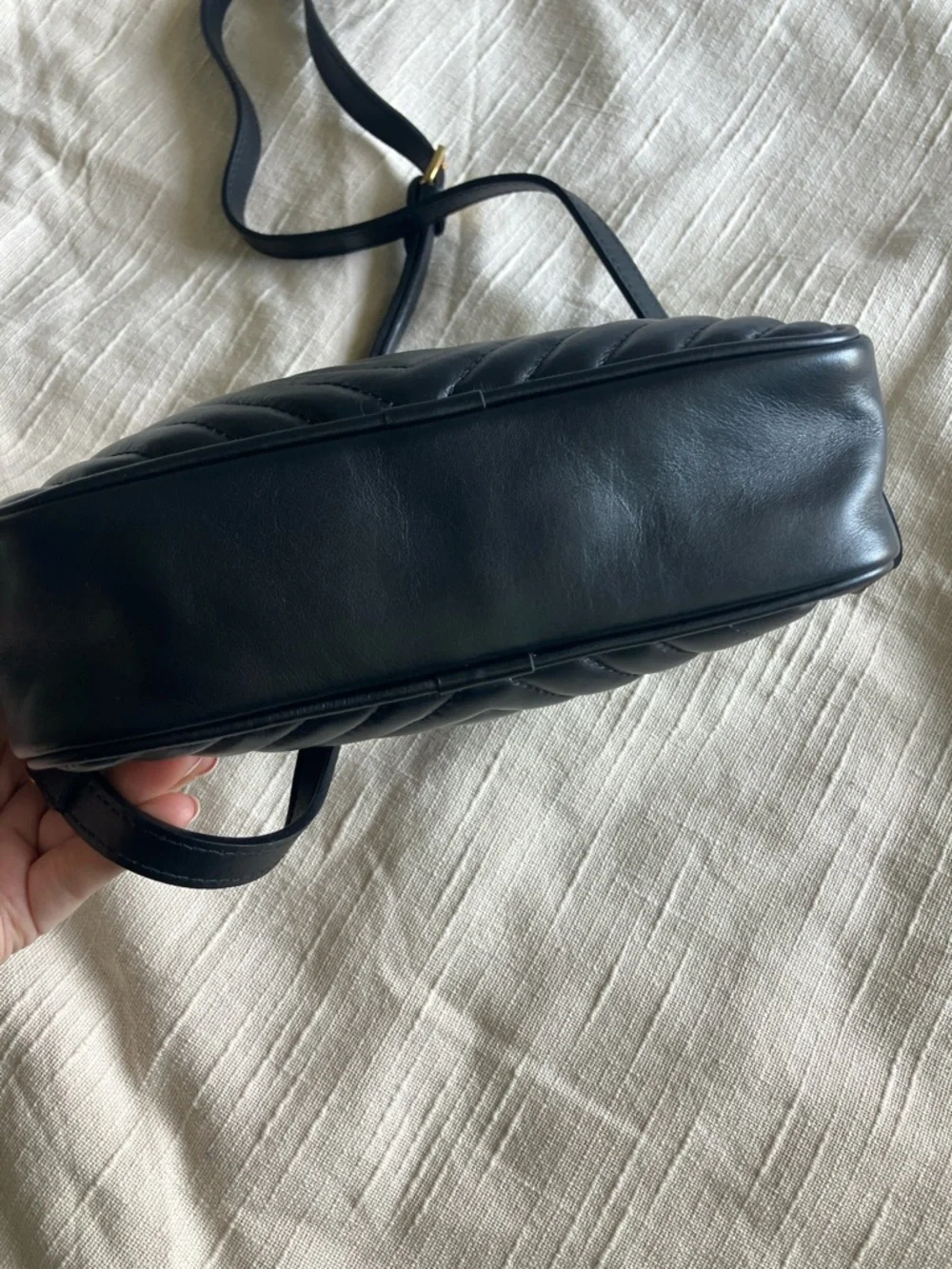 Quince Italian Leather Quilted Crossbody Bag with small flaw NWOT - Picture 5 of 9